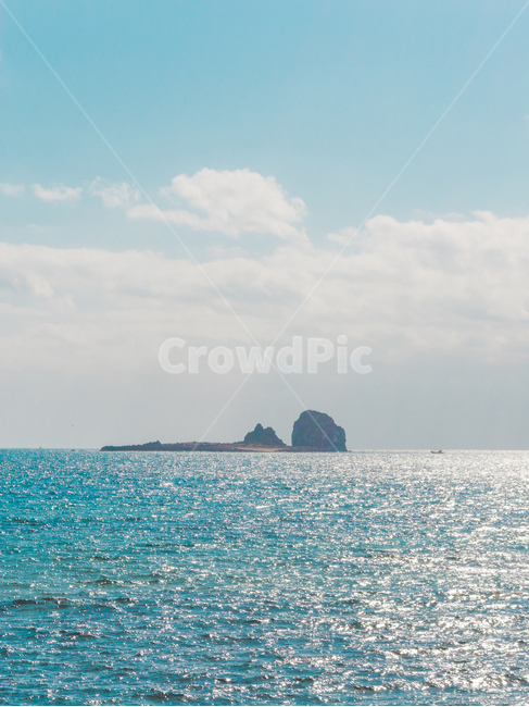 하늘,감성사진,인스타감성,색감,바다,파란바다,파란하늘,구름,풍경,힐링,파란색,솜사탕구름,구름솜사탕,윤슬,몽글몽글,하늘색,그라데이션하늘,하늘색감,색이쁜하늘,인스타감성하늘,감성색감,자연,풍경,nature,landscape,휴식,힐링,rest,relaxation,healing,land,땅,outdoors,옥외,water,물,sea,ocean,대양,shoreline,해안선,coast,연안