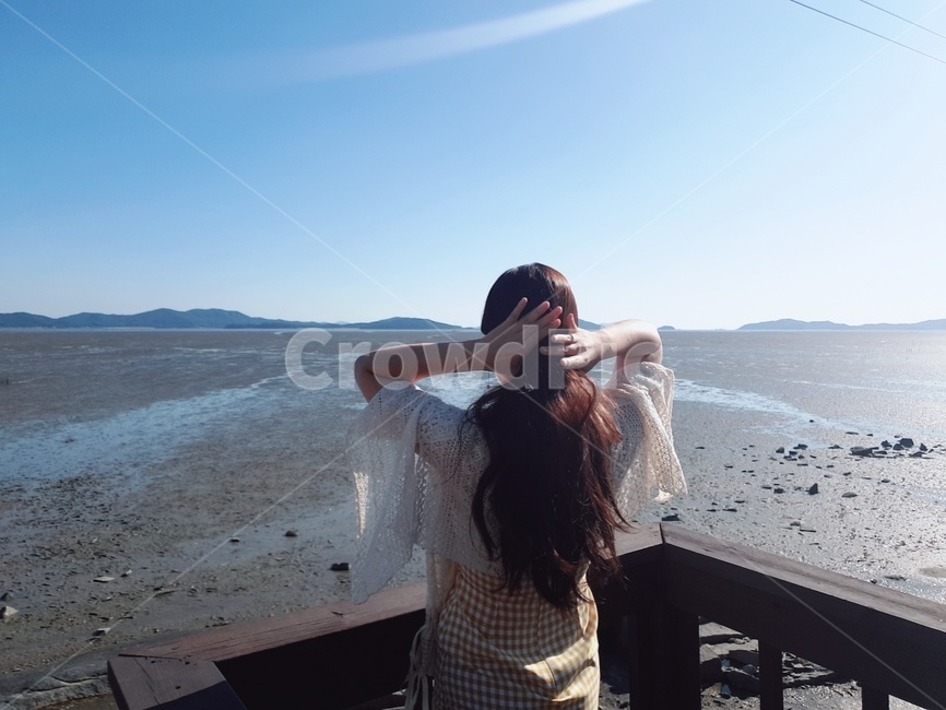 human,person,인간,사람,바다,갯벌,머리,헤어스타일,여자,예쁜여자,뒷모습,여성,여자,woman,female,lady