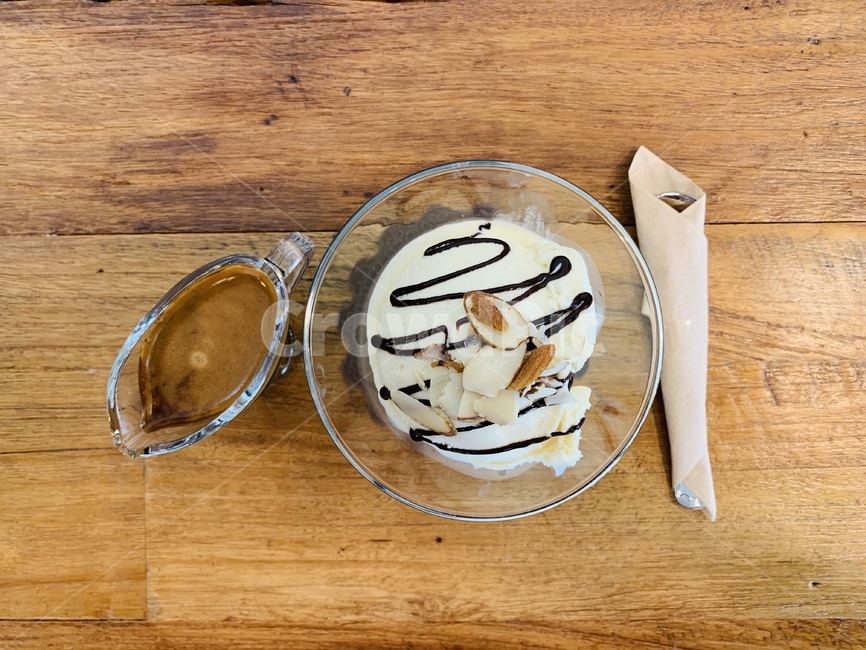 카페,아포카토,커피,에스프레소,아이스크림림,달달함,디저트,간식,후식,dessert,snack