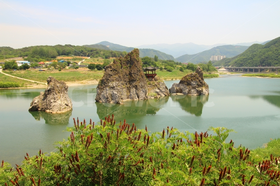단양팔경,도담삼봉,단양관광,단양여행,단양관광지도담삼봉,자연,풍경,nature,landscape,land,땅,outdoors,옥외,water,물,sea,바다,ocean,대양,shoreline,해안선,coast,연안