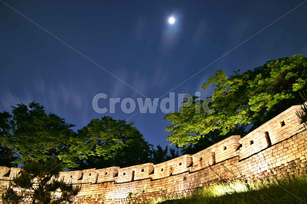 낙산공원,야경,성벽,성곽,조선시대,서울,보름달,야경,밤,풍경,nightscape,night,landscape,한국전통,한국문화,korean traditional,korean culture,건축물,건물외관,exterior,building,structure,architecture,construction,castle,성,건물,fort,요새