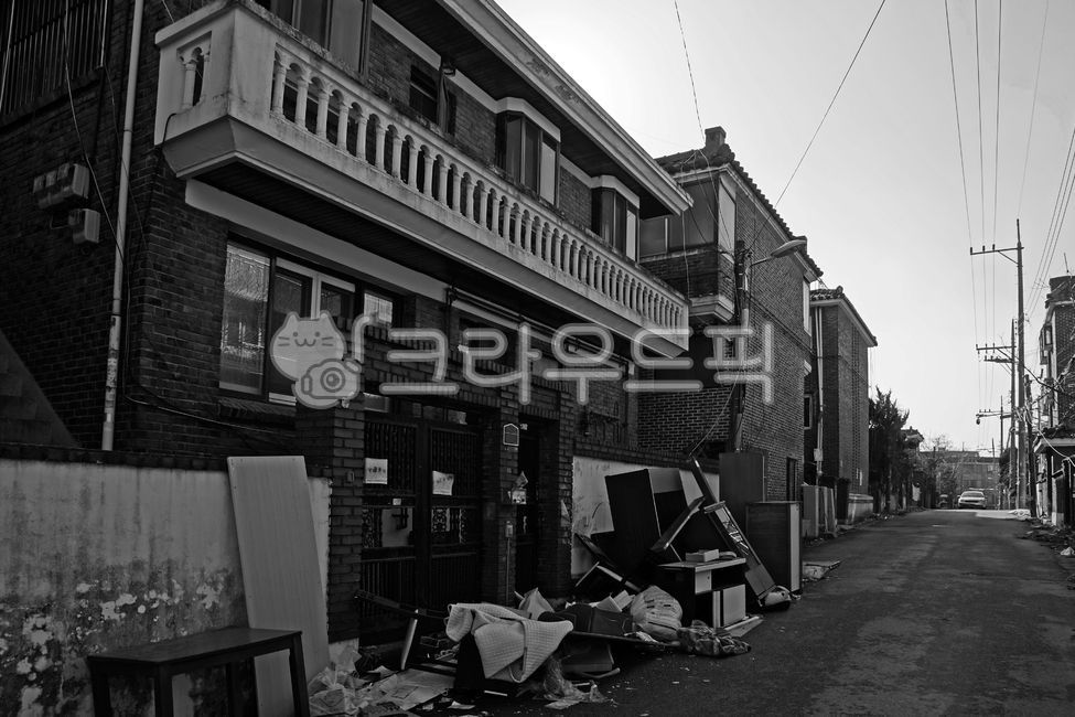 재개발,재개발지구,의왕시,내손다구역,흑백,철거,폐가,건축물,주택,흑백,모노톤,monochrome,black and white,건축물,건물외관,exterior,building,structure,architecture,construction