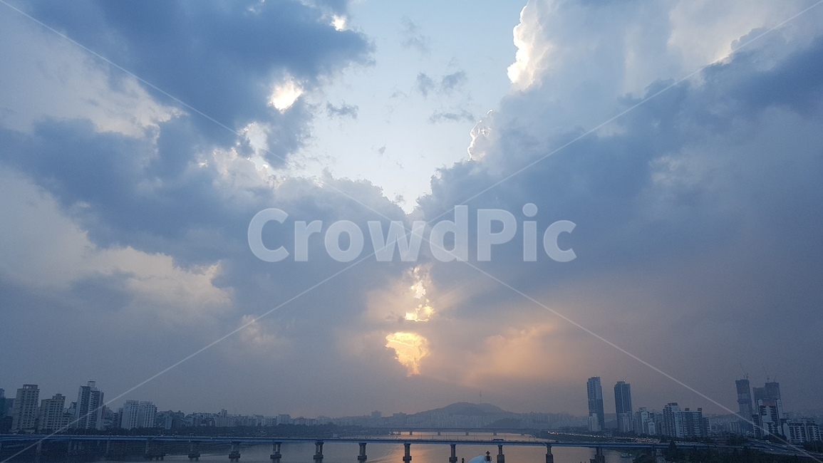 한강,해질녁,구름,날씨,태양,해,도시,sky,cloud,city,도시,풍경,city,landscape,한국도시풍경,한국도시경관,korea cityscape