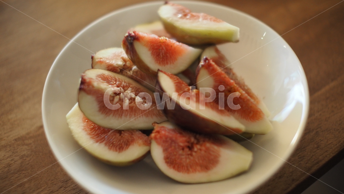 무화과,제철과일,과일,fig,흰색접시,간식,과일안주,안주,후식