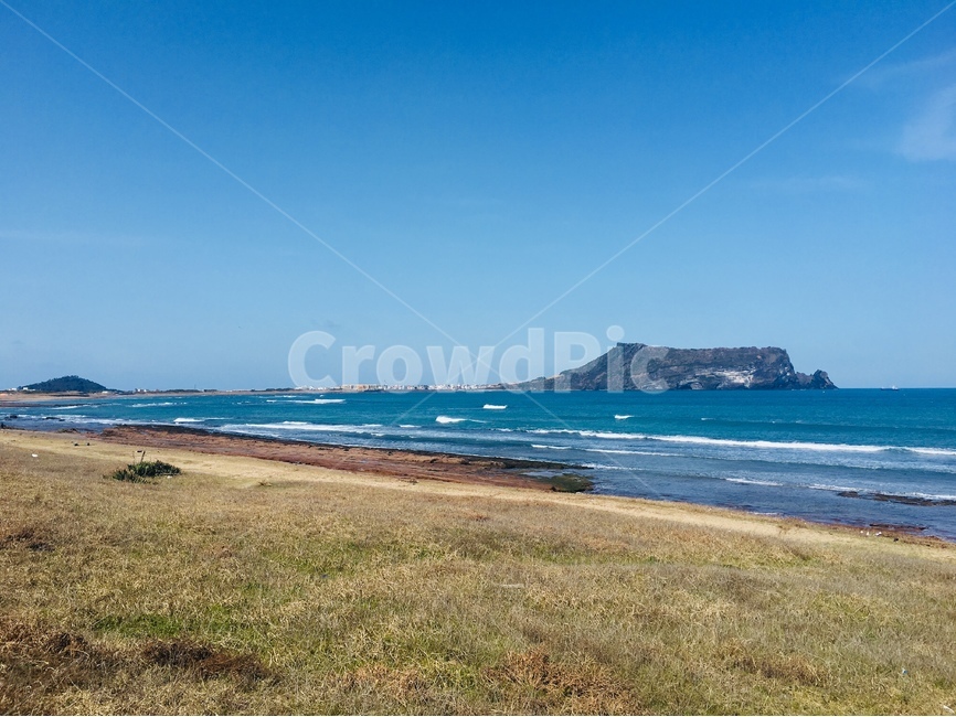 제주도,바다,파도,해변,하늘,파랑,blue,jeju,island,sea,wave,sky,자연,nature,풍경,landscape,봄,계절,spring,season,자연,풍경,nature,landscape,한국자연풍경,한국자연경관,korea nature landscape,제주도,jeju,jeju island,land,땅,outdoors,옥외,water,물,ocean,대양,shoreline,해안선,coast,연안