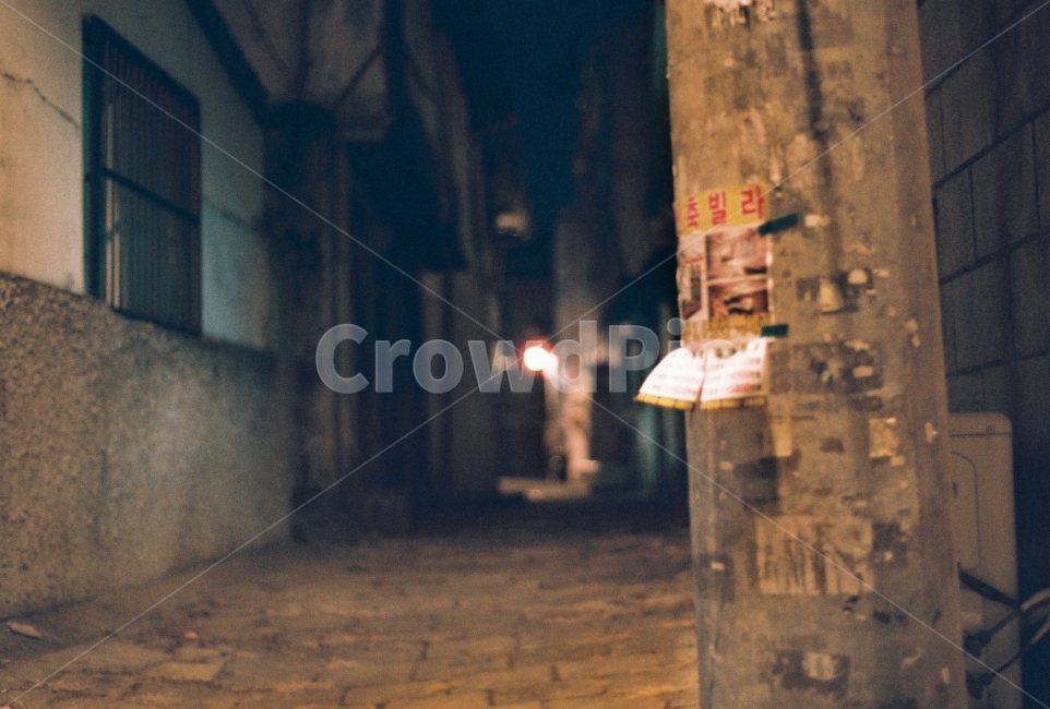 골목,서울,밤,어둠,전봇대,필름사진,감성사진,옛골목,야경,밤,풍경,nightscape,night,landscape,도시,city,한국도시풍경,한국도시경관,korea cityscape,골목길,alley,감성,sensible,feeling