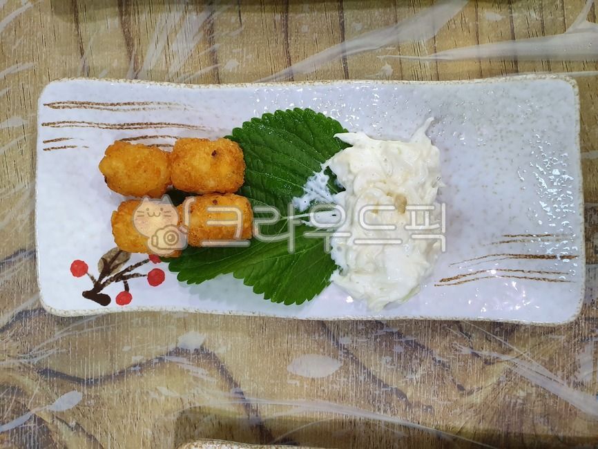 안주,한국반찬,한국음식,한국식당,그릇,한국지방음식,음식,반찬,식당,감자튀김,깻잎,샐러드