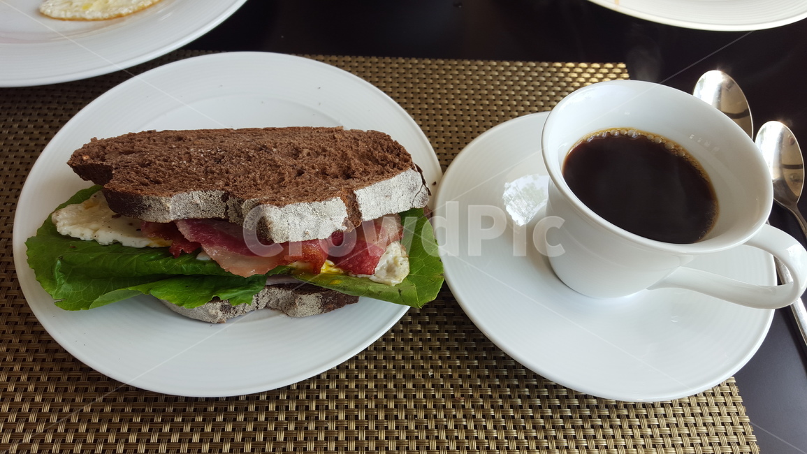 호텔조식,샌드위치,커피,브런치,블랙커피,음식,식재료,요리,food,cook,meal,dishes,food reserves,빵,bread,디저트,간식,후식,dessert,snack,커피,카페,coffee,cafe