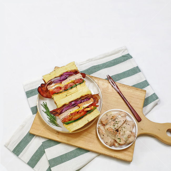 샌드위치,클럽샌드위치,닭가슴살샌드위치,치킨샌드위치,닭가슴살,sandwich,간식,빵,식빵,닭,점심,간편식사,음식,식재료,요리,food,cook,meal,dishes,food reserves,아침식사,조식,브런치,breakfast,brunch