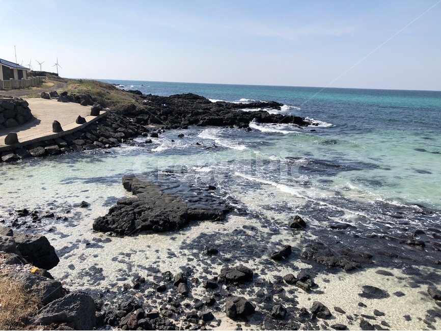 제주도,바닷가,현무암,바다,바닷물,맑은바닷물
