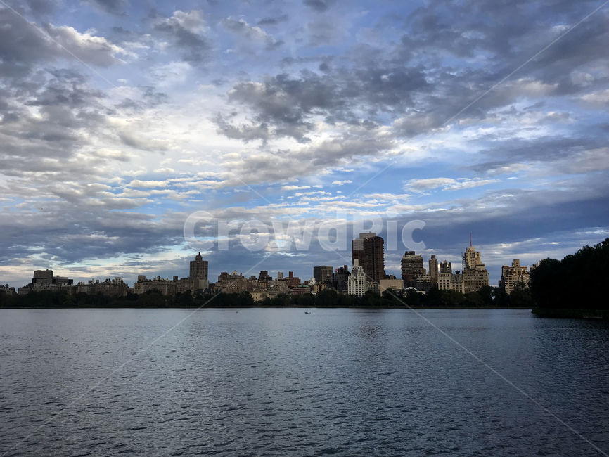 하늘,풍경,멋진사진,스카이라인,건물,유럽,구름,장엄한,웅장한,바다,강,물,풍경사진,멋진구름,분위기,천재지변,카드뉴스,화려한,도시,우중충,우중충한날씨,날씨,어두운