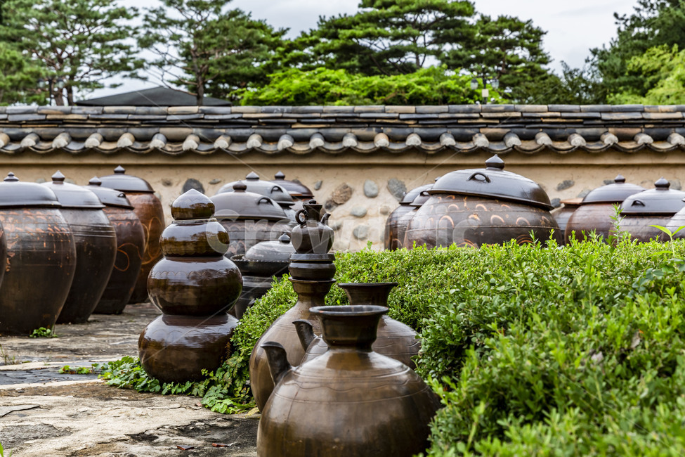 항아리,옹기,독,된장독,질그릇,서일농원,장독대,전통문화,한국의미,장독,문화유산,담장,기와,한국전통,한국문화,korean traditional,korean culture