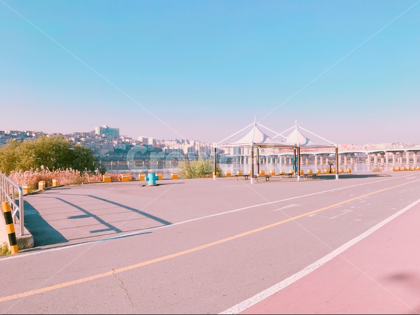 길,하늘,하늘색,한강,산책,도시,풍경,city,landscape,한국도시풍경,한국도시경관,korea cityscape