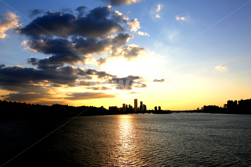강,호수,석양,풍경,노을,도시,풍경,city,landscape,한국도시풍경,한국도시경관,korea cityscape,실루엣,그림자,silhouette,shadow,nature,자연,outdoors,옥외,sunlight,햇빛