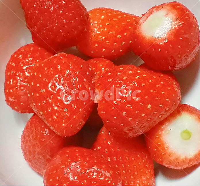 딸기,빨강,red,예쁜,과일,색감,싱그러운,strawberry,제철과일,비타민,겨울딸기,딸기과일,음식,식재료,요리,food,cook,meal,dishes,food reserves,과일,열매,fruit