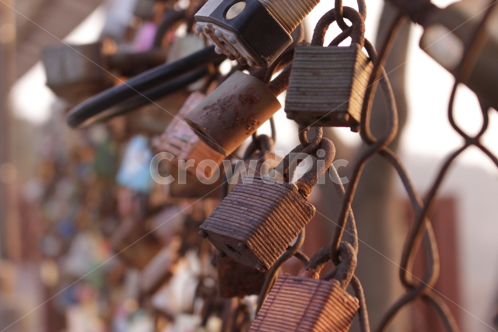 약속,자물쇠,사랑,풍경,공공시설,감성,sensible,feeling,빈티지사진,빈티지느낌,빈티지감성,vintage,사물,물건,오브젝트,thing,object,matter