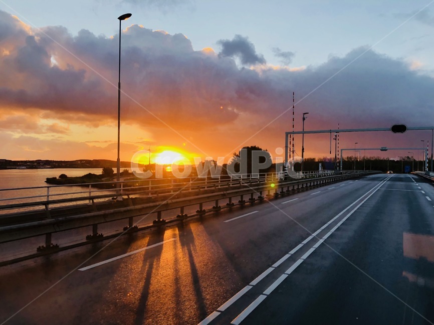 일몰,도로,구름,햇빛,sunset