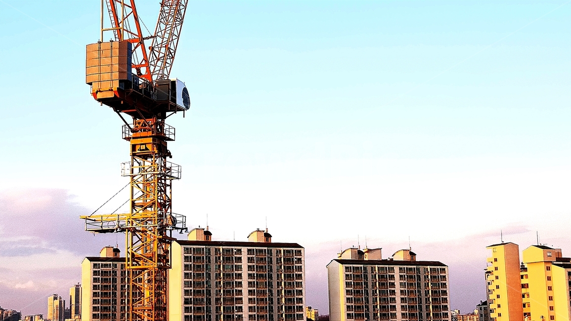 square frame,towercrane,constructionindustry,construction site,heavy equipment,Emotional photo,Seoul Sky,sunset,highrise apartment,tower crane