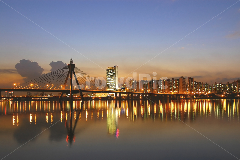 night view,sky,reflection,Olympic Bridge,city,downtown,Techno Mart,skyline,construct,water,building,Han River,seoul,korea,background,sunset,sight,river,bridge,high rise building