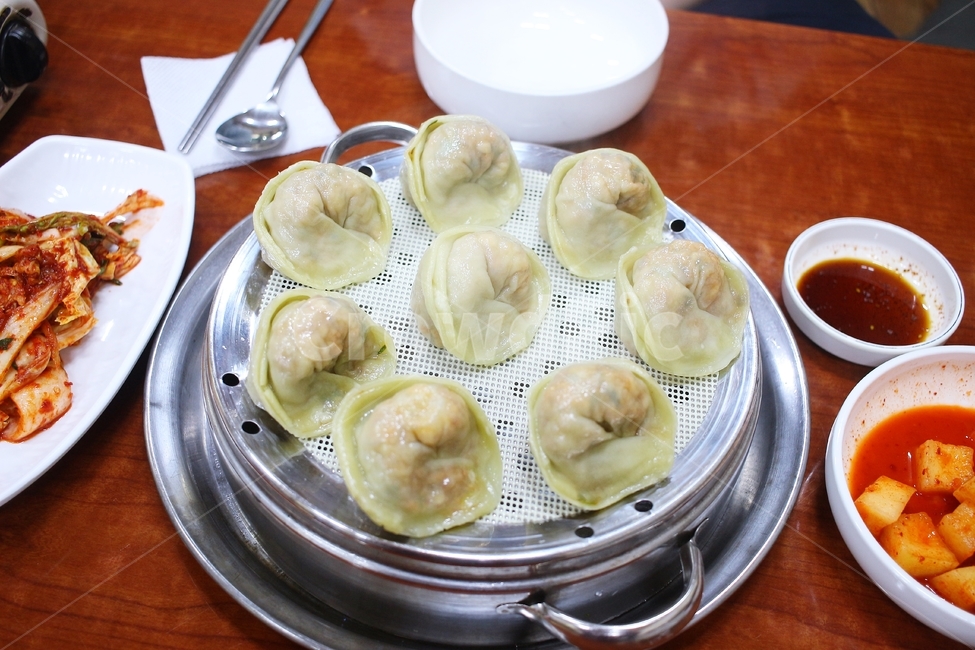 만두,찐만두,김치만두,김치,깍두기,분식,음식,식재료,요리,food,cook,meal,dishes,food reserves,중식,중국음식,중화요리,chinese food,chinese dishes,chinese meal,chinese cook