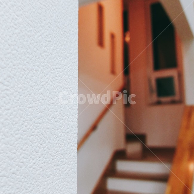 계단,인테리어,wood,난간,벽,흰색,갈색,모던,집,인테리어,실내디자인,interior design