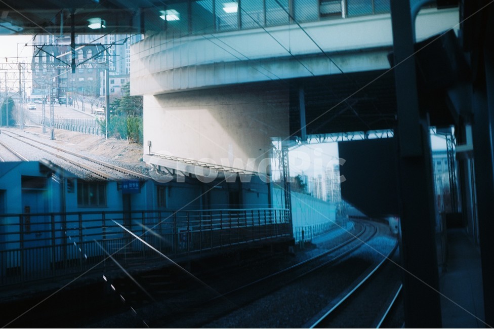 열차,지하철,필름카메라,저녁,감성사진,교통,교통수단,traffic,transportation