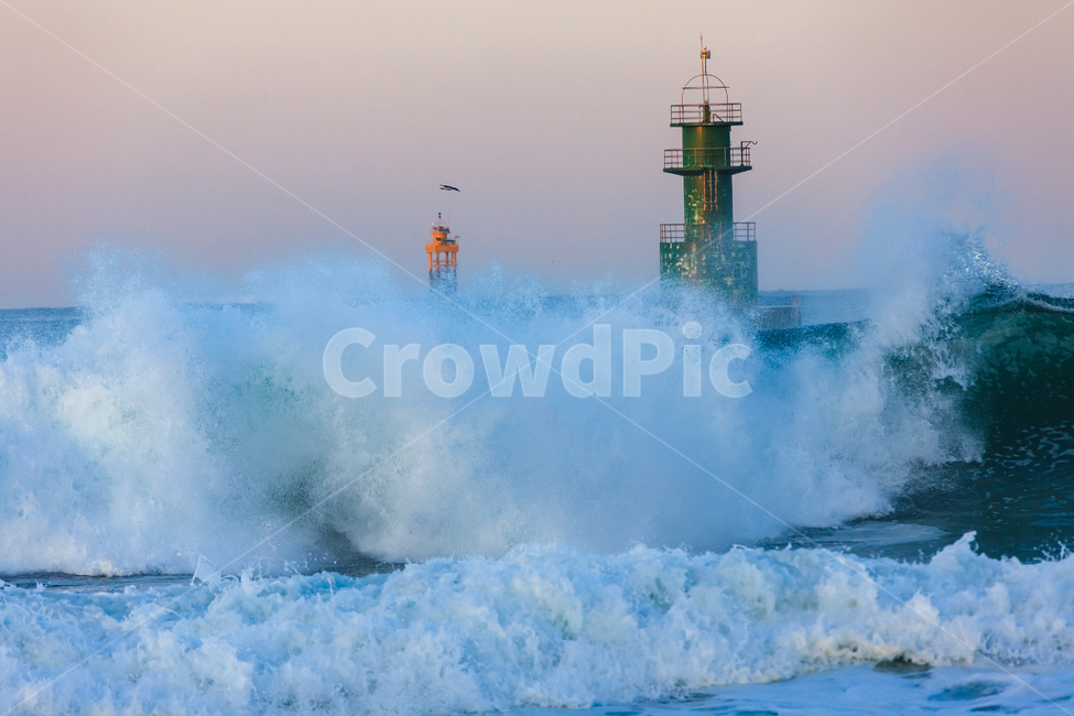 파도,동해바다,노을,거친파도,바다,등대,lighthouse