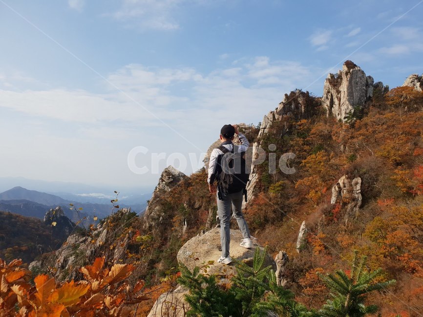홀로,남자,가을,설악산,산,가을,계절,fall,autumn,season,사람,인물,인간,human,person,남성,남자,man,male,여행,휴가,traveling,vacation,trip,outdoors,옥외