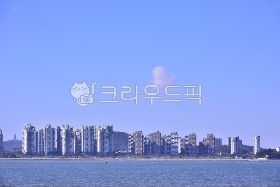 Apartment village,town,metropolis,city,island,real estate,center,A speck of cloud,subscription,parcel out,building,new city,ocean,urban,Apartment complex,Yeongjongdo,residence,big city,office building