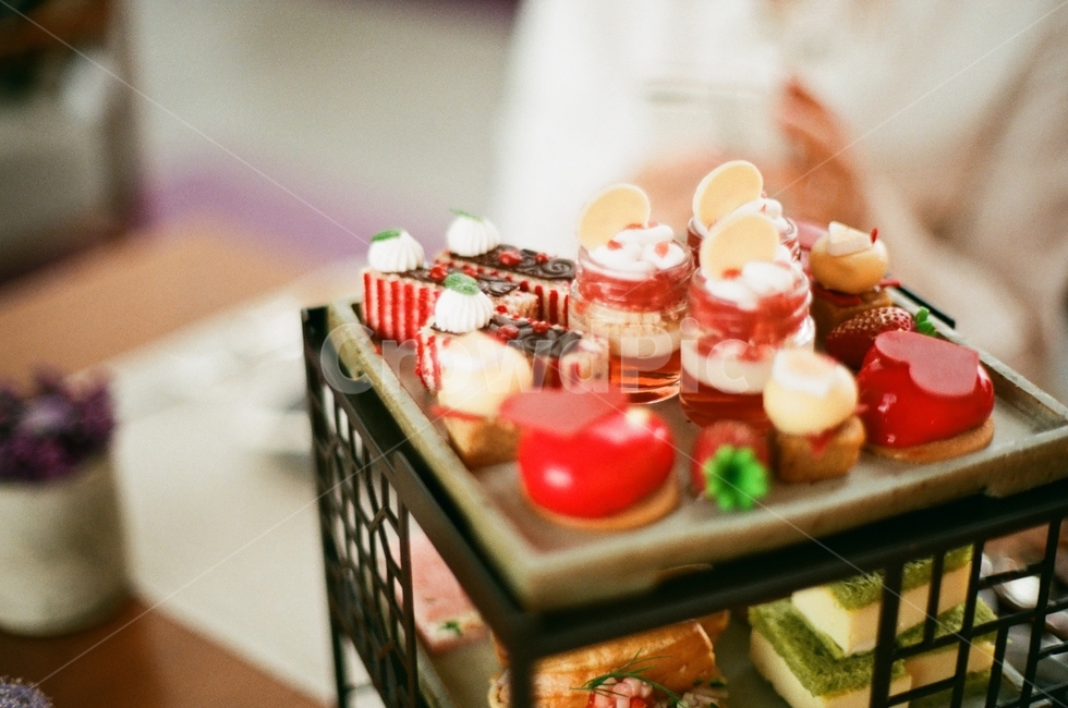애프터눈티,afternoontea,디저트,카페,dessert,sweet,afternoonteaset,감성,딸기,red,달콤한,데이트,음식,식재료,요리,food,cook,meal,dishes,food reserves,디저트,간식,후식,dessert,snack