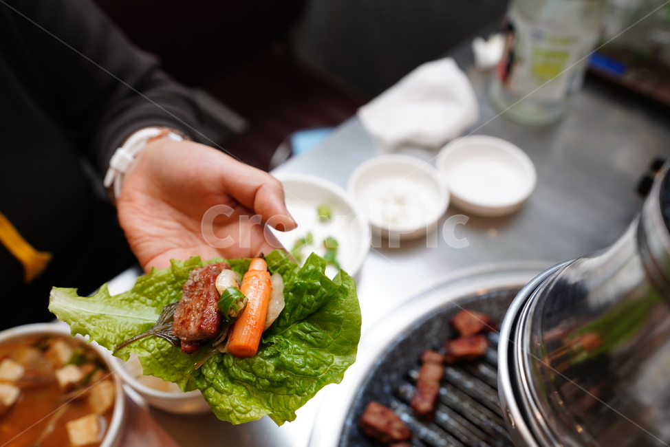 고기,돼지,음식,푸드,안주,식사,먹거리,목살,육식,육류,안주거리,불판,모임,디너,먹방,구이,음식,식재료,요리,food,cook,meal,dishes,food reserves,육류,고기,meat,한식,한국음식,한국요리,korean food,korean dishes,korean meal,korean cook
