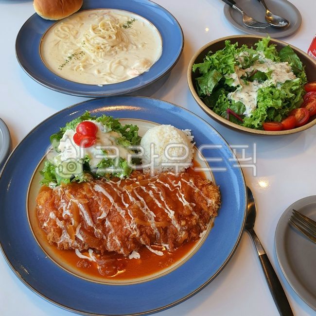 fusion,Western food,salad,pork cutlet,carbonara,Food