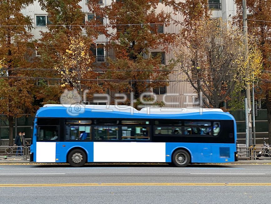 bus,commercial,commercialadvertisement,square billboard,outdoor advertising,sign board,citybusadvertisement,outdooradvertisement,Mockup image,commercialbillboard,busadvertisement,advertisingdesign,emptied,billboard,emptyspace,empty place,background,bus ad