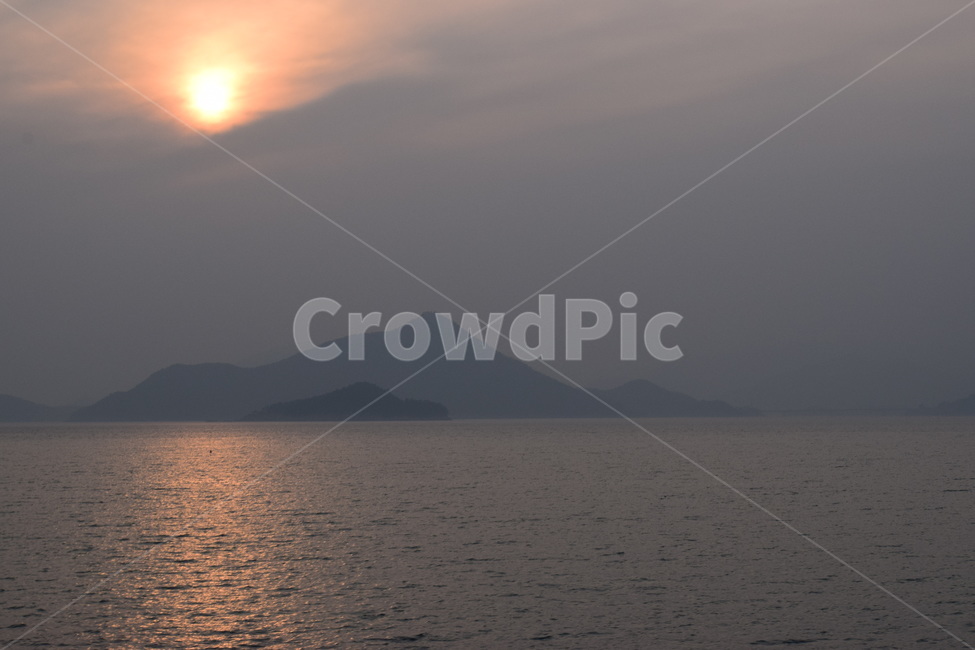 바다,환경오염,미세먼지,일몰,섬,자연,풍경,nature,landscape,outdoors,옥외,land,땅,ocean,대양,sea,water,물,shoreline,해안선,light,빛,flare,플레어