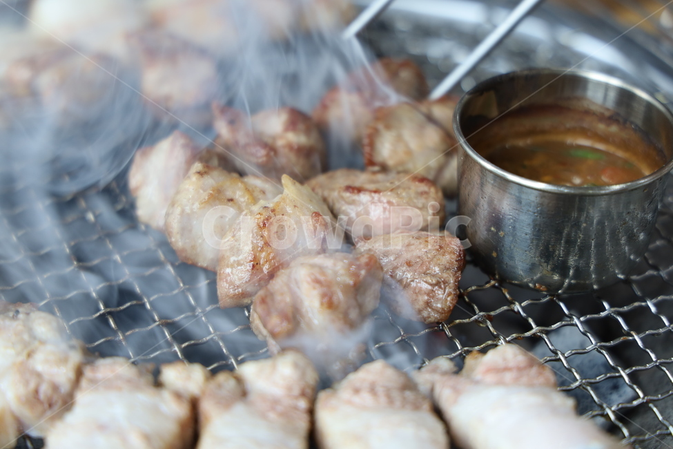 흑돼지구이,흑돼지,한근,돼지고기,삽겹살,음식,식재료,요리,food,cook,meal,dishes,food reserves,육류,고기,meat