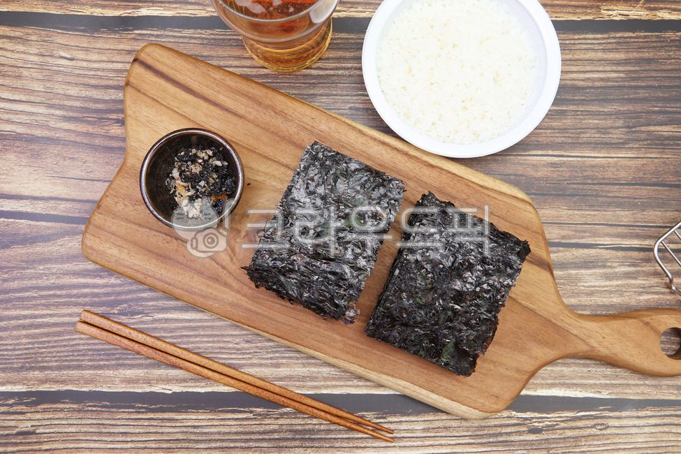김, 곱창김, 나무도마, 반찬, 음식, 사진,이미지,일러스트,캘리그라피 - 콜라비의 야간비행작가