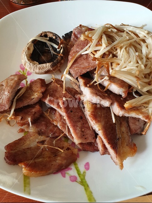 고기,점심식사,런치,버섯구이,lunch