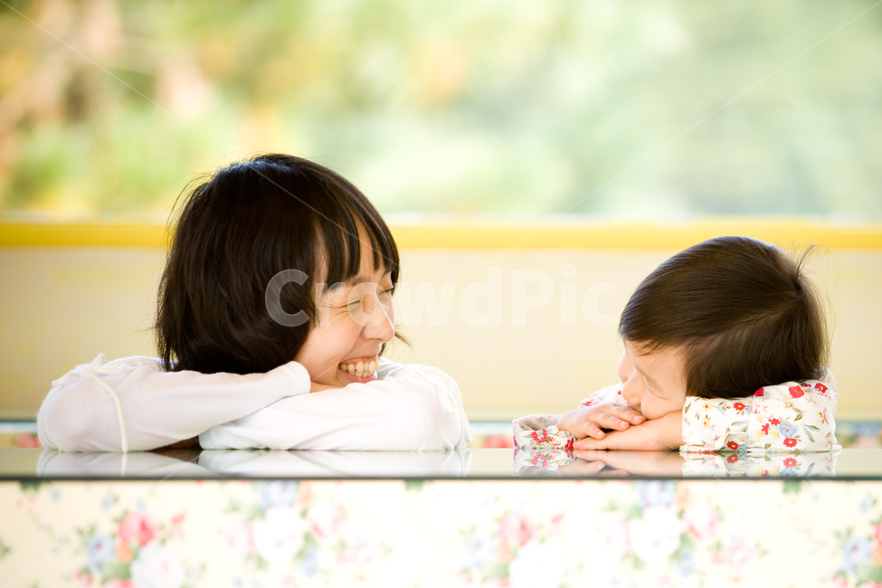 person,사람,human,인간,사랑,바라보기,행복,happy,엄마,아이,스마일,배경,가족,라이프스타일,교감,감성,방학,여행,엄마와아이,사람,인물,인간,human,person,얼굴표정,facial expression,face,가족,패밀리,family,어린이,어린아이,child,children,kid,감정표현,기분,feeling,emotion