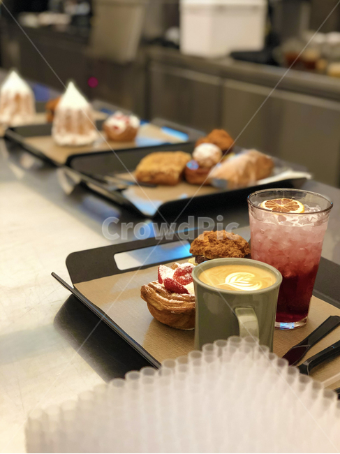 카페,디저트,빵,bread,dessert,food,음식,크루와상,라떼,에이드,음료