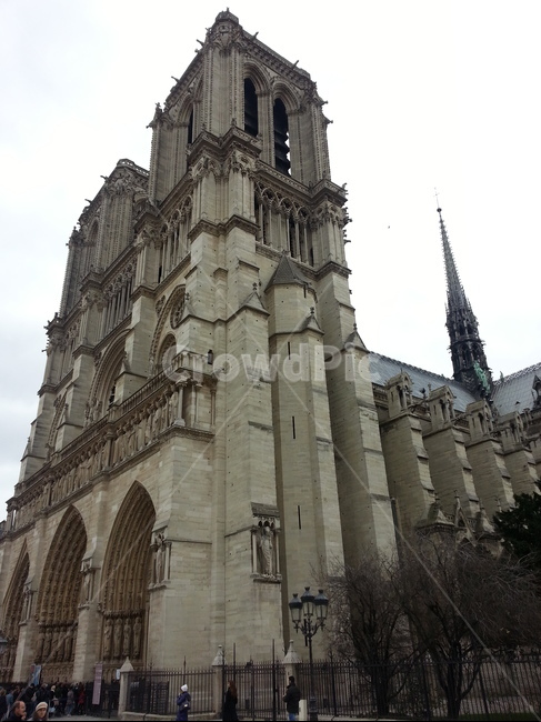 뾰족한탑,tower,탑,architecture,건축물,첨탑,building,건물,성당,catherale,노트르담,notredame