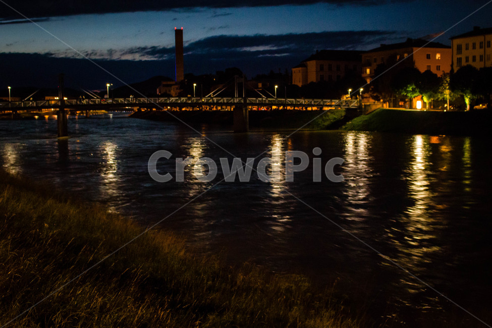 강,river,잘츠부르크,유럽,오스트리아,일몰,sunset,야경,night,europe,하늘,sky,빛,light,풍경,landscape,야경,밤,풍경,nightscape,night,landscape,도시,city,해외,외국,세계,foreign,oversea,world,세계도시풍경,해외도시풍경,외국도시풍경,world cityscape,water,물,outdoors,옥외,nature,자연
