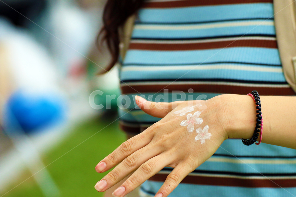finger,그림,꽃,축제,손,손가락,벚꽃,미술,아트,보디페인팅,바디페인팅,bodypainting,페이스페인팅,facepainting,부스