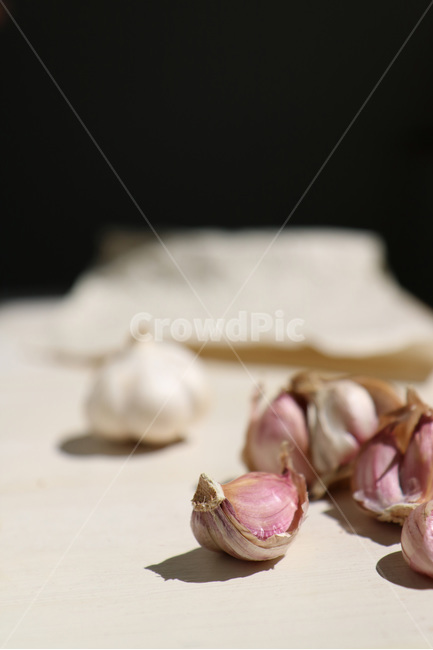 사진,마늘,야채,채소,햇마늘,나무,원목,질감,재질,빈티지,육쪽마늘,깐마늘,패브릭,갈릭,통마늘,재료,식자재,텍스처,garlic,wholegarlic,vegetable,food,wood,texture,음식,식재료,요리,food,cook,meal,dishes,food reserves,채소,야채,vegetables