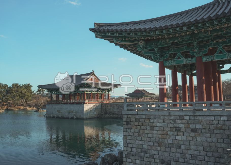 경주,동궁과월지,안압지,문화재,한옥,건물,building,한국관광지,관광지,한국명소,지붕,roof,기와