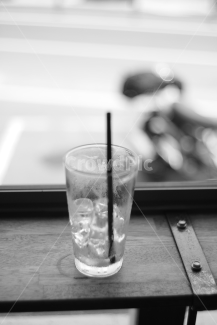 카페,ice,커피,cafe,coffee,흑백사진,흑백,모노톤,monochrome,black and white