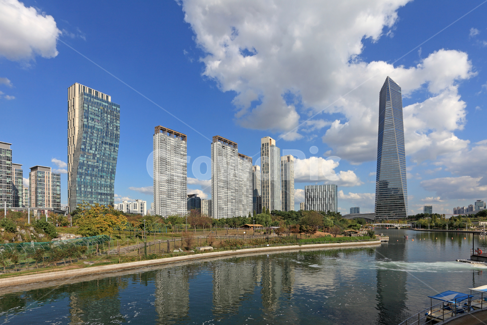 송도,송도신도시,도시,도심,빌딩,고층빌딩,스카이라인,풍경,도시풍경,도심풍경,하늘,배경,백그라운드,현대,건축,건축물,현대건축,공원,물,호수,강,호수공원,센트럴파크,아파트,현대적,현대적인,도시적,도시적인,비지니스,비즈니스,건물,동북아무역타워,동북아트레이드타워,동북아트레이드센터,신도시,송도국제도시,국제도시,인천,한국,도시,풍경,city,landscape,한국도시풍경,한국도시경관,korea cityscape,water,outdoors,옥외,building,office building,사무실 건물