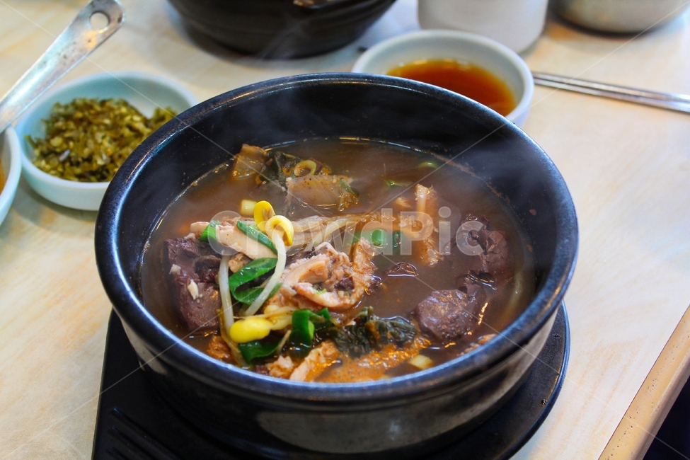 해장국,선지,선지해장국,선지국밥,콩나물국밥,음식,식재료,요리,food,cook,meal,dishes,food reserves,한식,한국음식,한국요리,korean food,korean dishes,korean meal,korean cook
