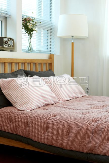 studio,bed,inside,interior light,space,furniture,modern architecture,marble floor,modernarchitecture,lighting,stand light,one room,light,plant,interiordesign,indoor,curtain,woodfloor,rentalstudio,interior,bedding,pot,marblemadak,living room,Rental Studio,