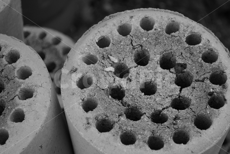 연탄,고향,추억,겨울,쫀드기,달고나,옛날,흑백,briquette,memory,winter,hometown,감성,sensible,feeling,사물,물건,오브젝트,thing,object,matter,흑백,모노톤,monochrome,black and white