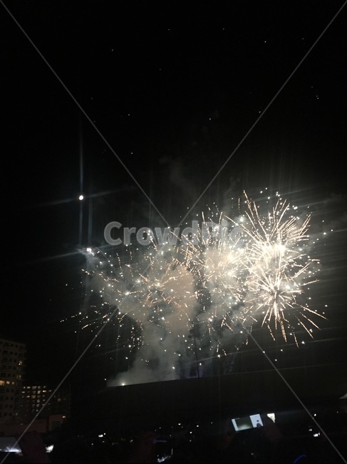 축제,하늘,밤하늘,검은색,불꽃,연기